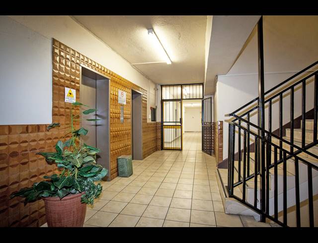 3,196M² BUILDING FOR SALE IN ALBERTON NORTH